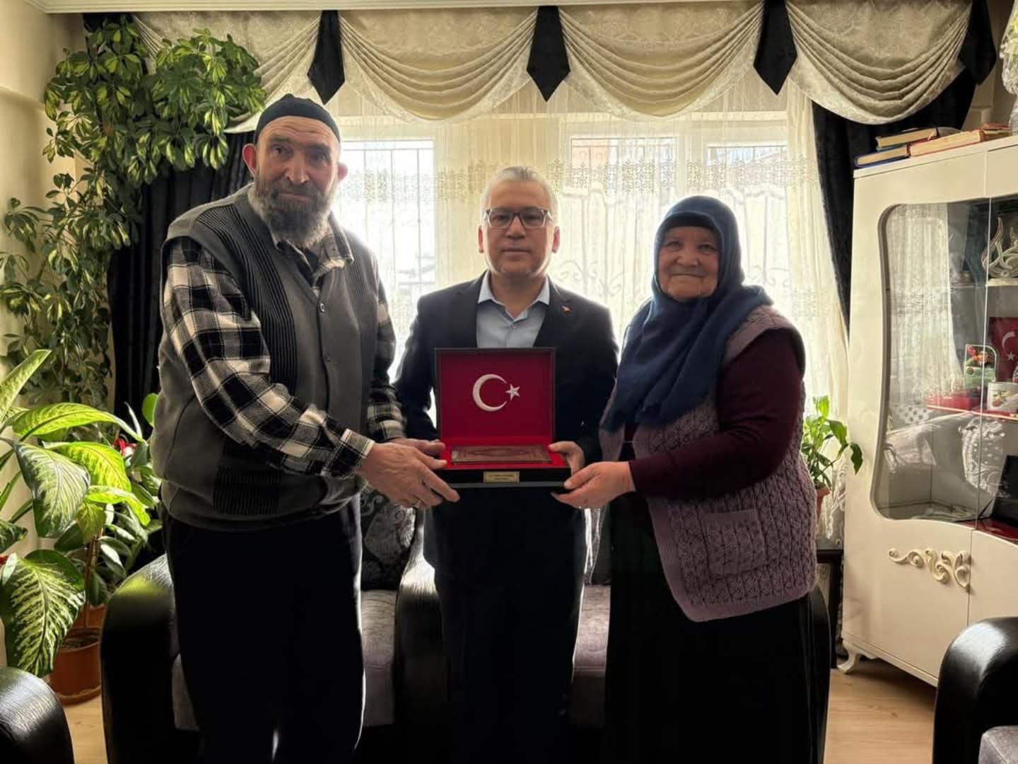 sehidimiz-hakan-yurtoglunun-ailesine-ziyaret-1034