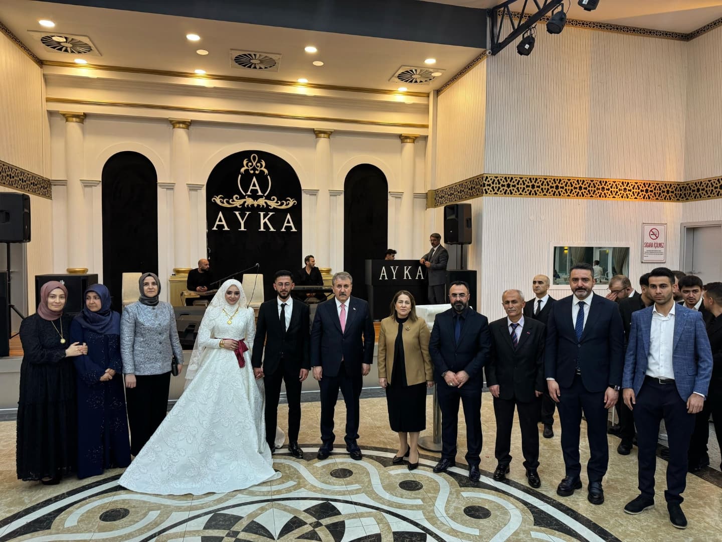 turkiye-gaziler-ve-sehit-aileleri-vakfi-genel-baskani-lokman-aylarin-kizinin-dugun-merasimine-katilim-sagladik-1085