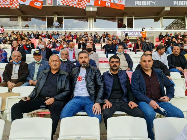 valimiz-ve-belediye-baskanimizin-maclara-kombine-hediyesi