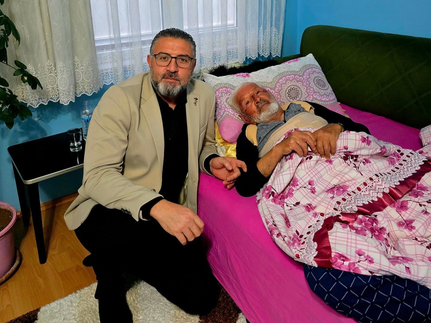 sehidimiz-ecevit-yilmazin-babasina-gecmis-olsun-ziyareti-1233