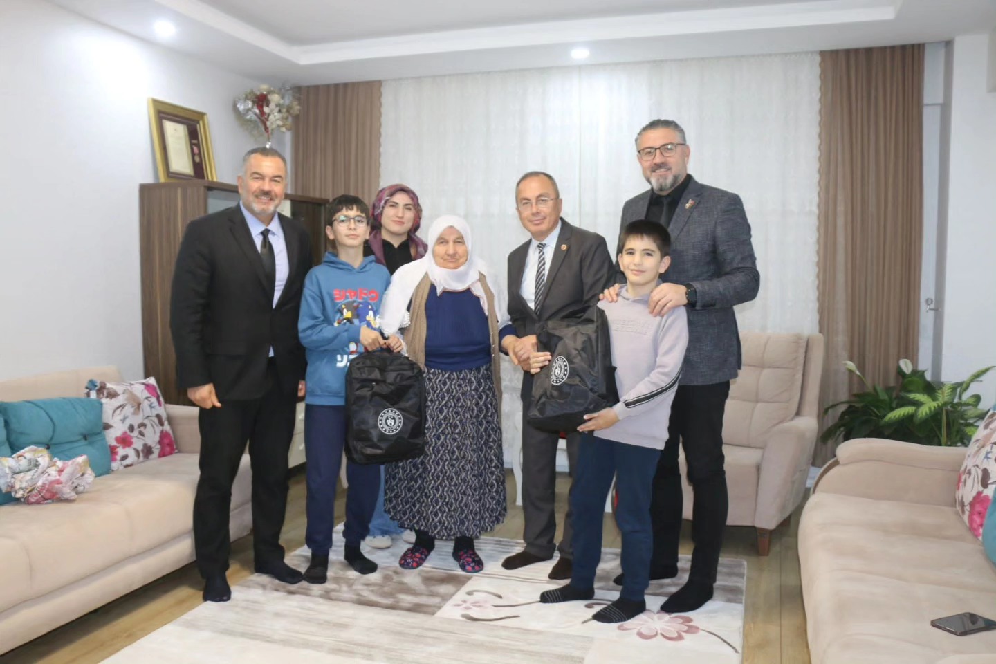 sehidimiz-hakan-yurtoglunun-ailesine-ziyaret-1249