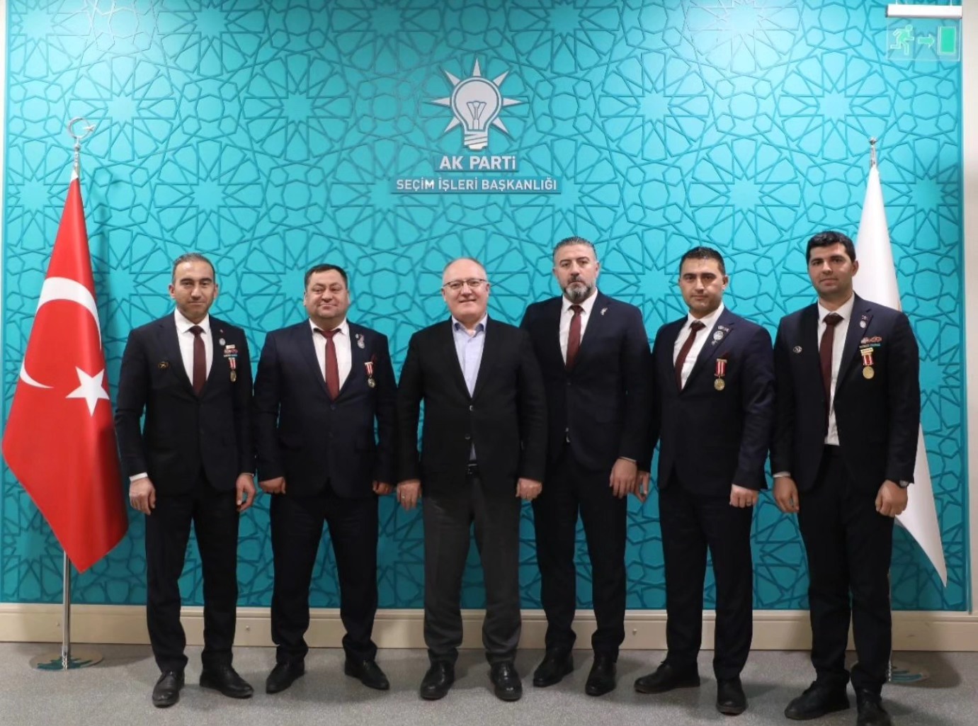 ak-parti-genel-merkez-secim-kordinasyon-merkezi-baskani-sayin-hilmi-bilgini-ziyaret-1300