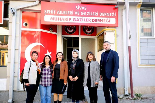 emniyet-mudurumuzun-esinin-dernegimize-ziyaretleri