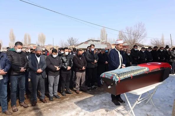 sehit-babamiz-mehmet-kaynari-son-yolculuguna-ugurladik