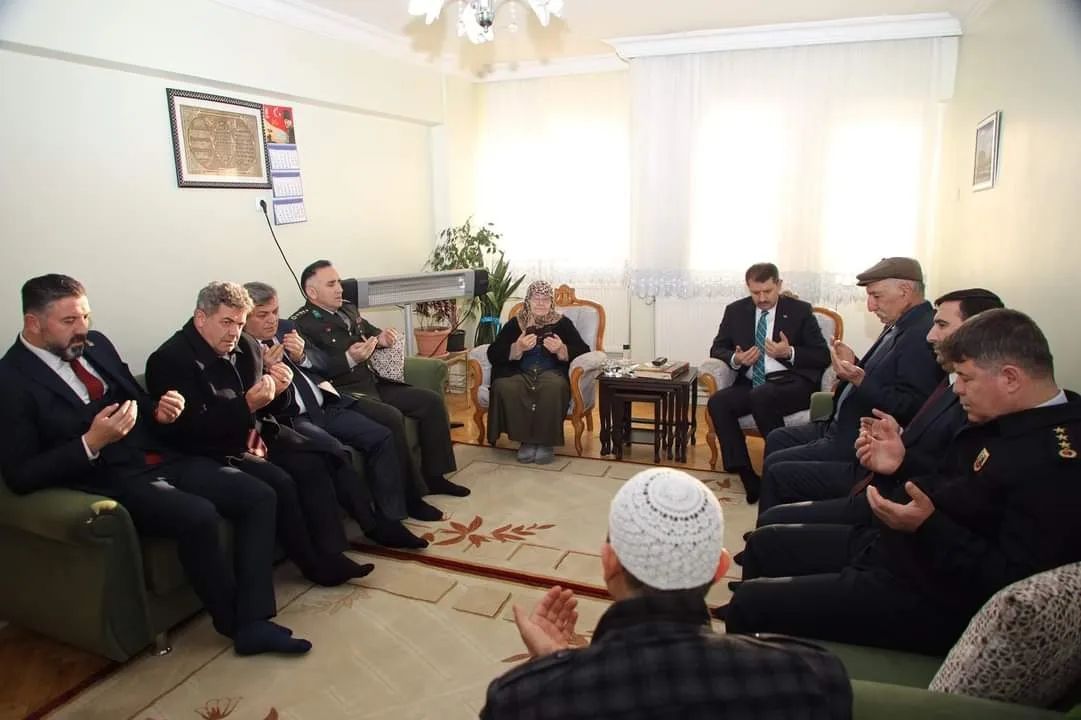 sehidimiz-rahmi-yaman-ve-sehidimiz-mucahit-irmakin-ailelerine-ziyaret