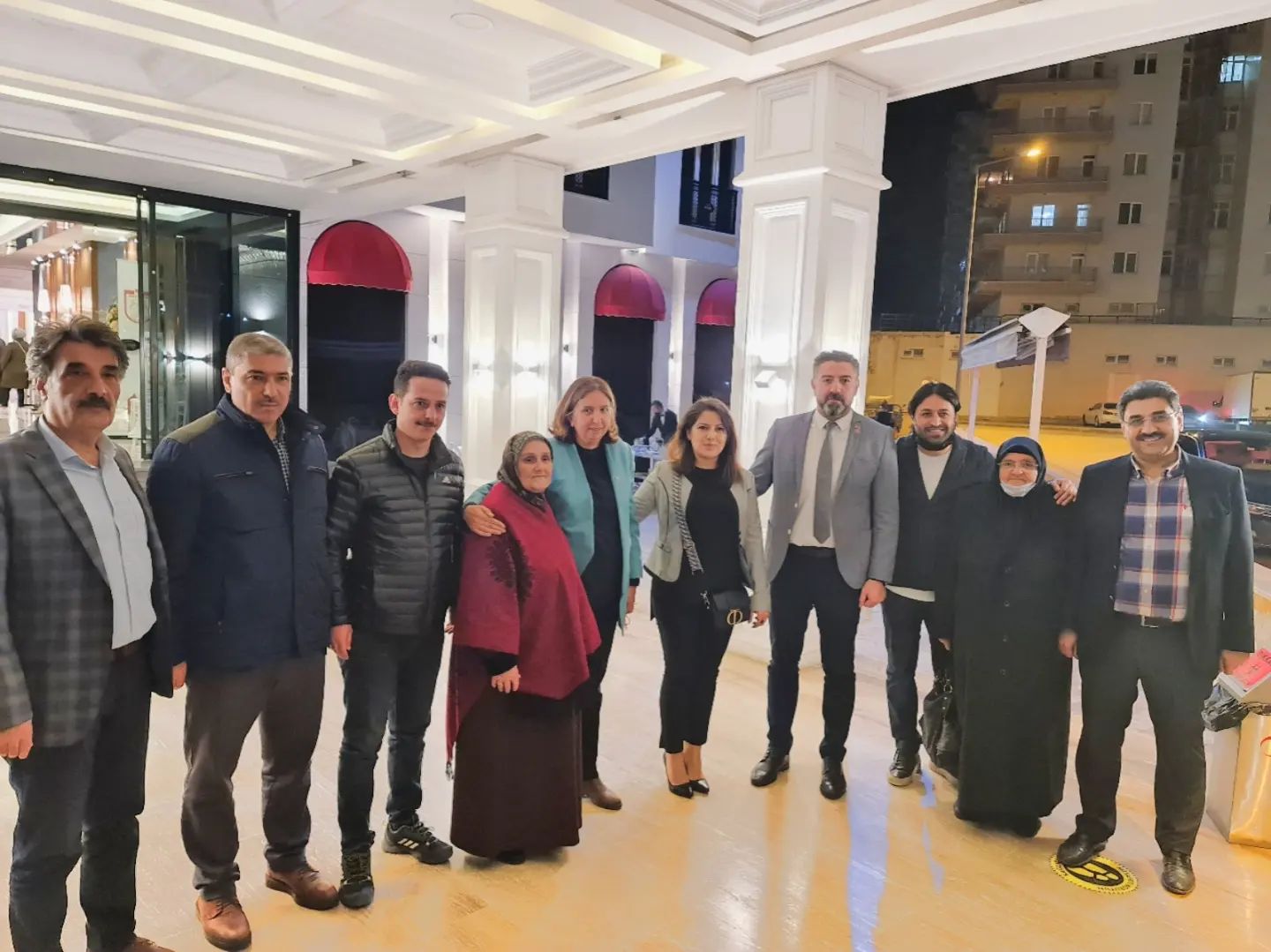 valimiz-salih-ayhan-tarafindan-ailelerimize-iftar-yemegi