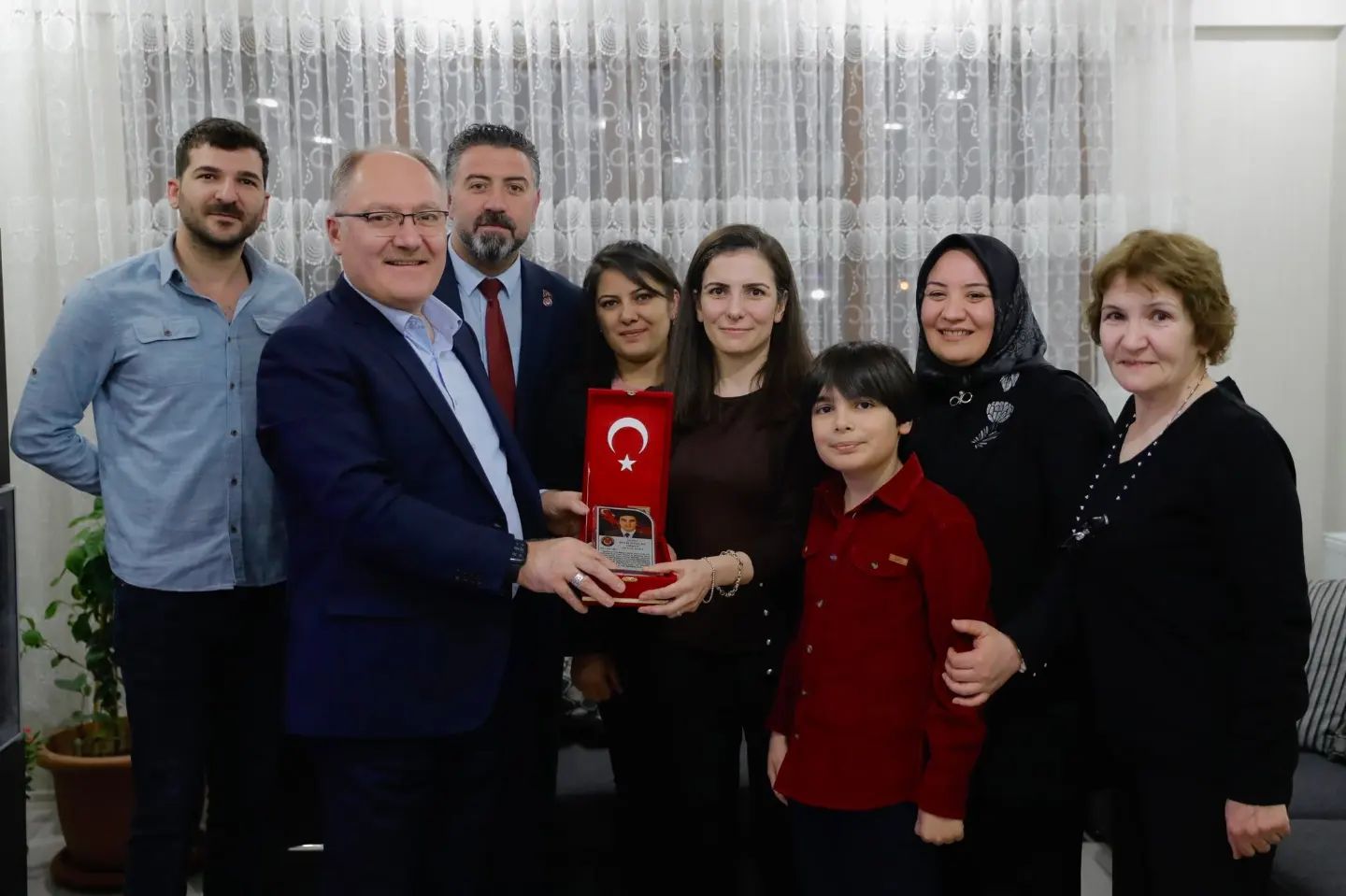sehidimiz-adnan-sakanin-ailesine-ziyaret