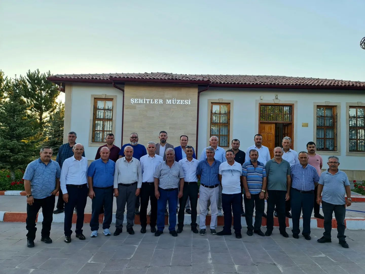 ic-anadolu-sehit-aileleri-ve-gazileri-dernek-baskanlari-ile-sehitlik-ziyareti