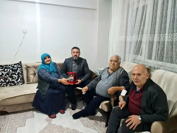 sehidimiz-kadir-doganin-ailesine-ziyaret