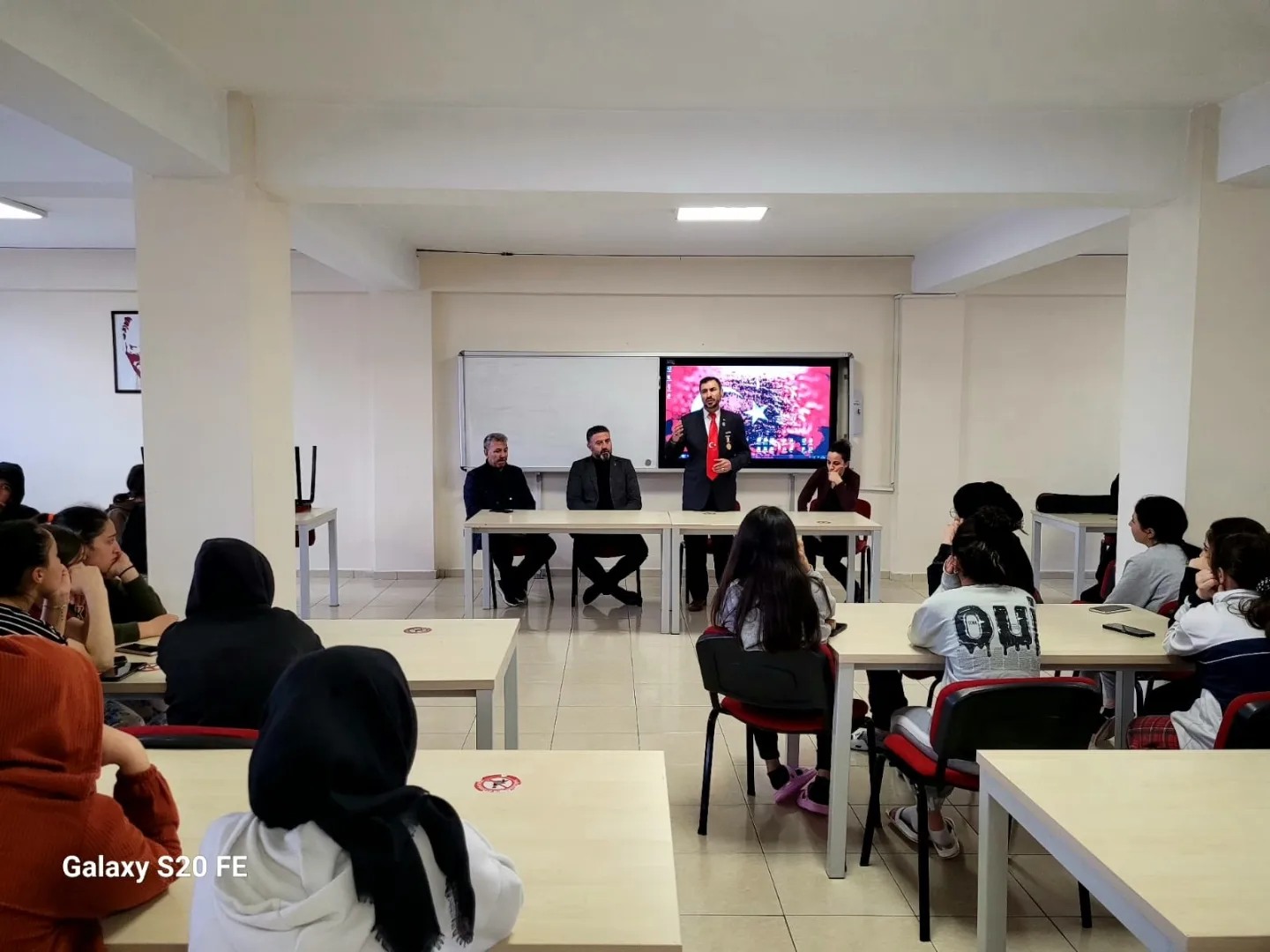 ataturk-anadolu-lisesi-tarafindan-hazirlanan-programa-katilim-sagladik