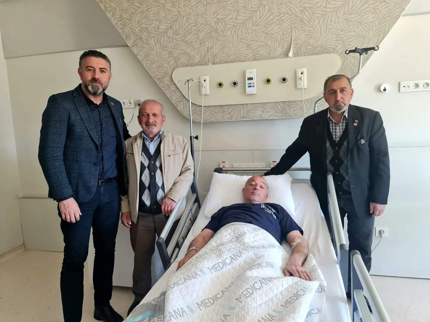 sehidimiz-mahmut-mucahit-ulgenin-babasina-gecmis-olsun-ziyareti