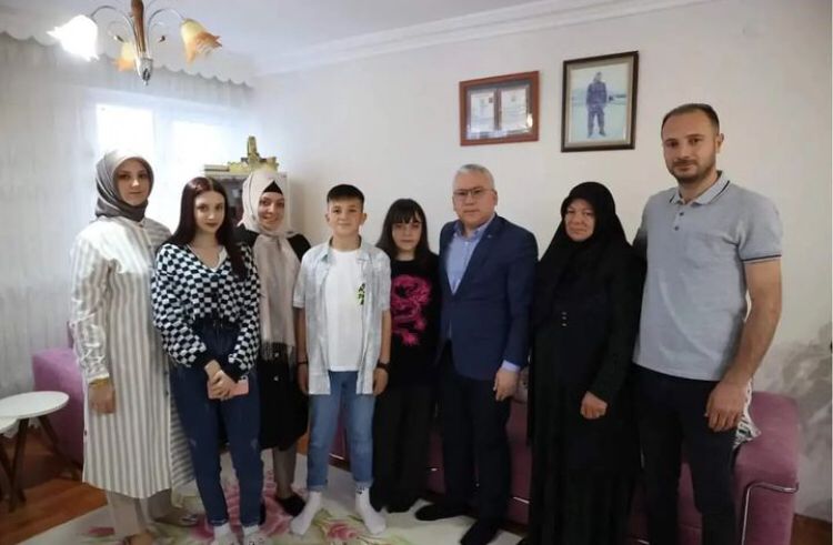 sehidimiz-faruk-aydogdunun-annesine-ziyaret