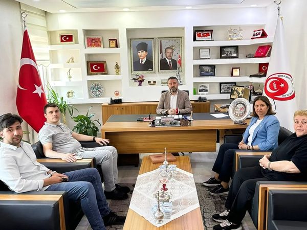semiha-ekinci-ve-burak-kurucayin-dernegimize-ziyareti