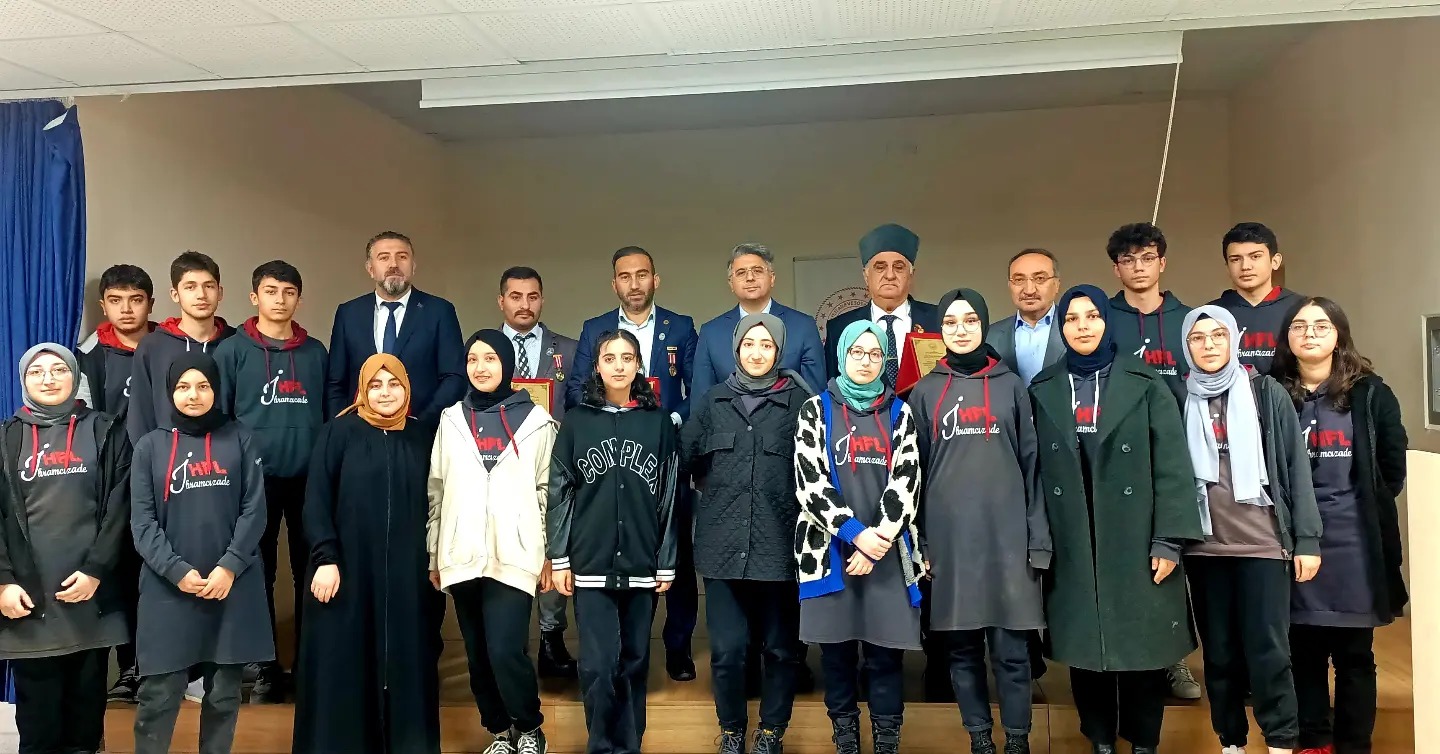vatan-ve-kahramanlik-bulusmalari-
<div style=