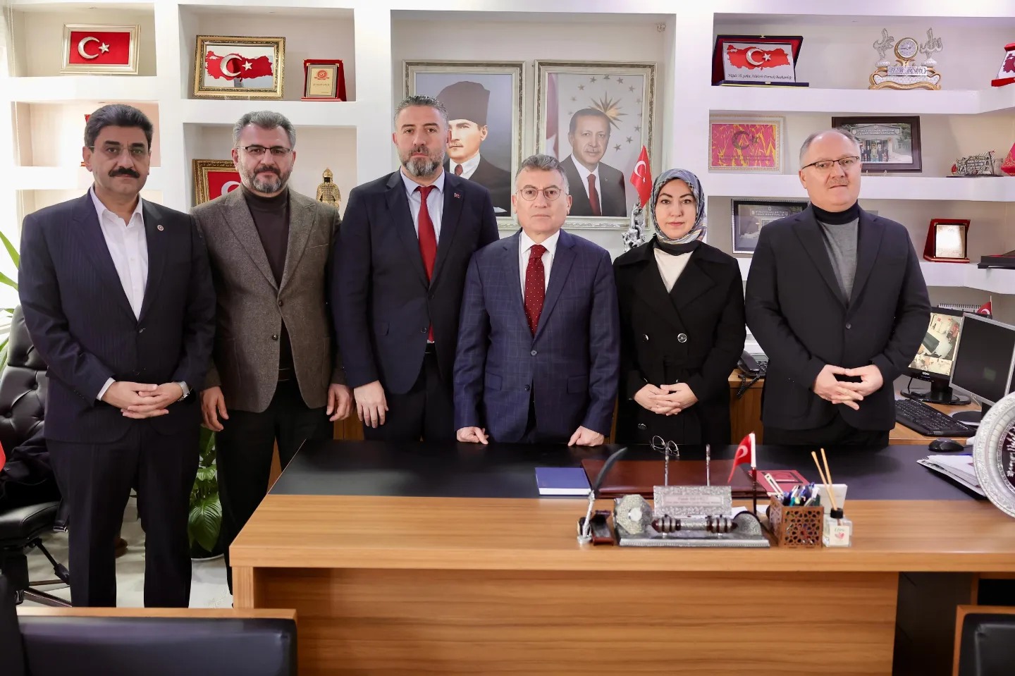 ak-parti-grup-baskani-sayin-abdullahgulerin-dernegimize-ziyareti-
<div style=