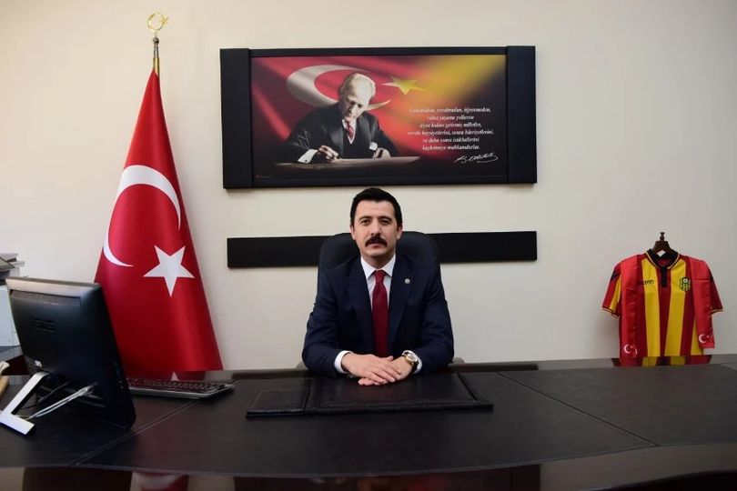 kaymakamimizin-yanindayiz-
<div style=