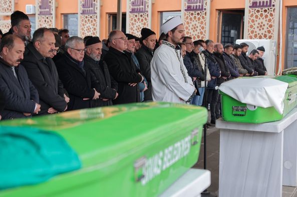 sehidimiz-necmi-gultepenin-annesi-fatma-gultepeye-veda-
<div style=