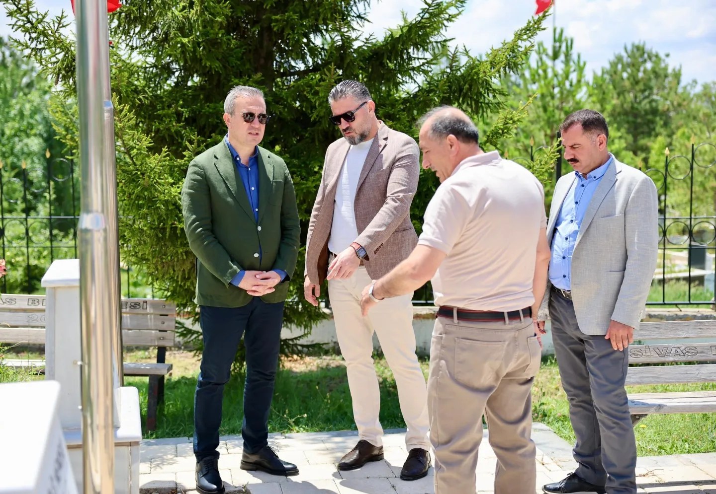 belediye-baskani-adem-uzun-ile-sehitlik-ziyareti-839