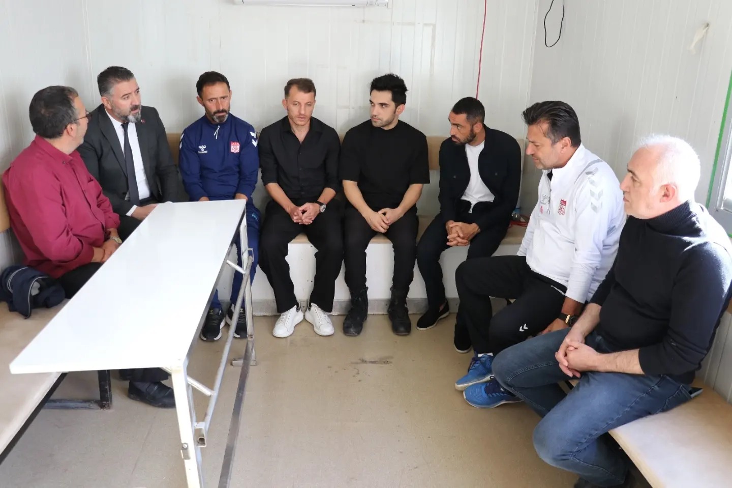 sivas-sporun-sehit-seyda-yilmazin-ailesine-taziye-ziyaereti-903