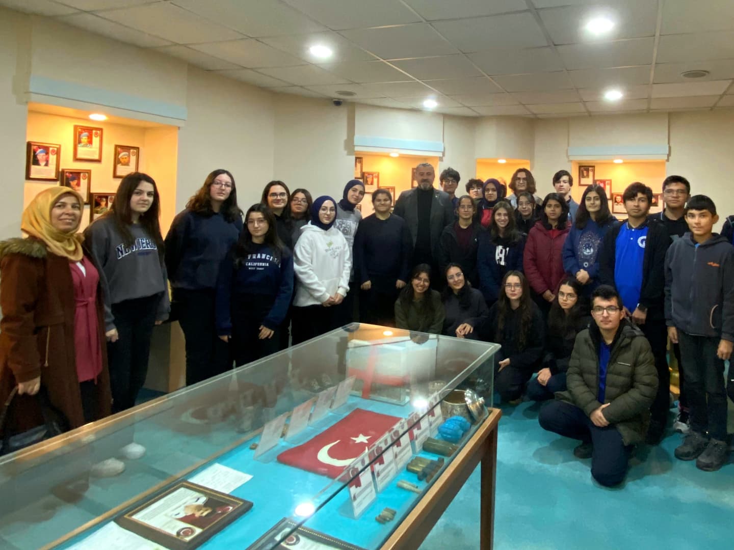 sivas-selcuk-anadolu-lisesi-ogrencilerinin-dernegimize-ziyareti-984